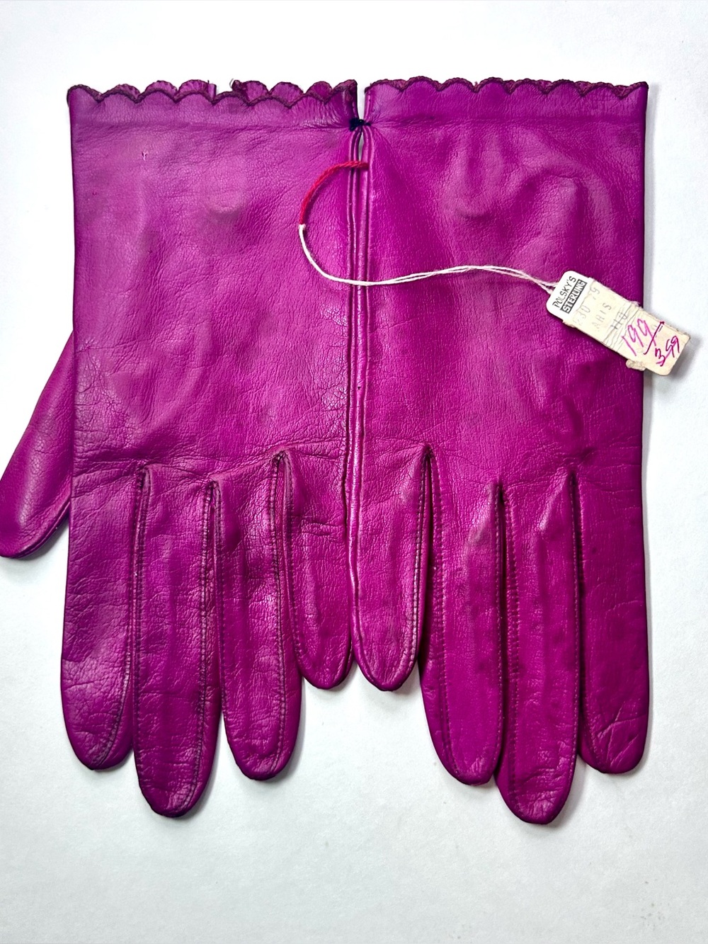 Vintage Miss Aris 6 1/2 Fuschia Women’s Leather Gloves from Polskey’s Dept Store